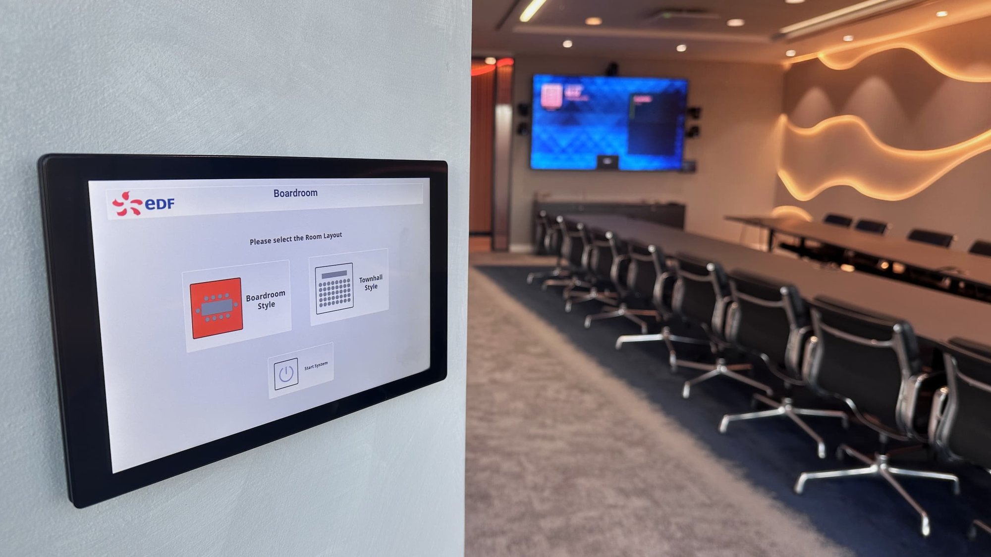 Skyline 16 person boardrooms tablet and table